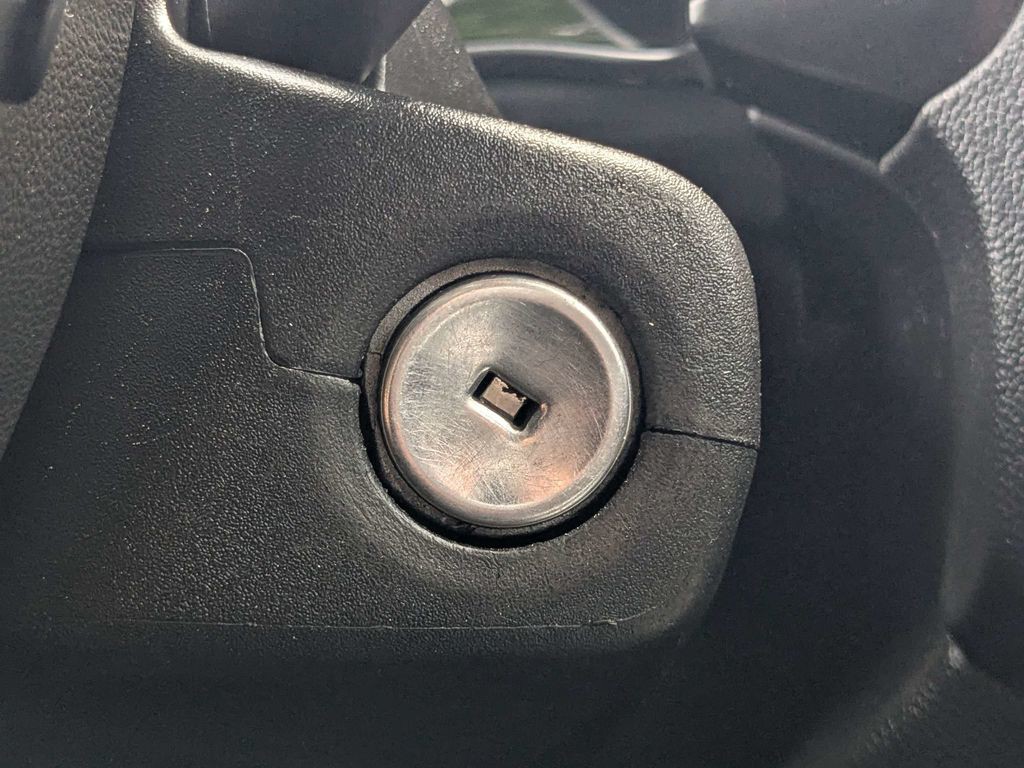 Used 2022 White Chevrolet LT image 24