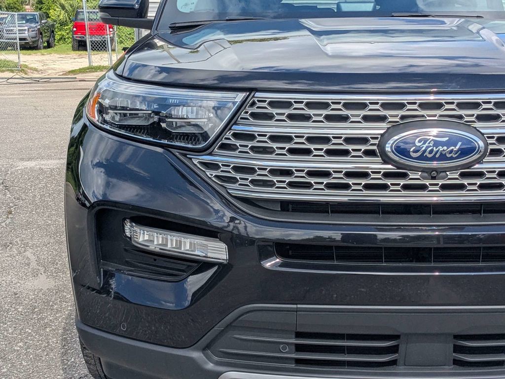 Used 2024 Black Ford Limited image 9