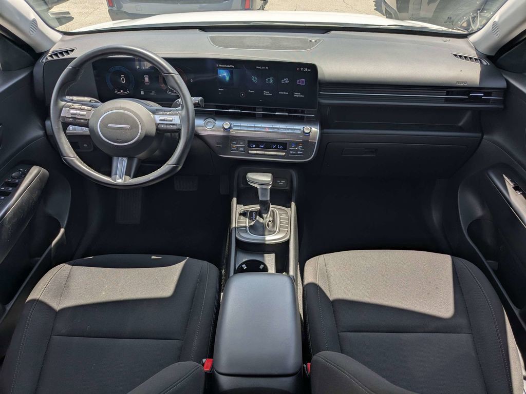 Used 2025 White Hyundai SEL image 13