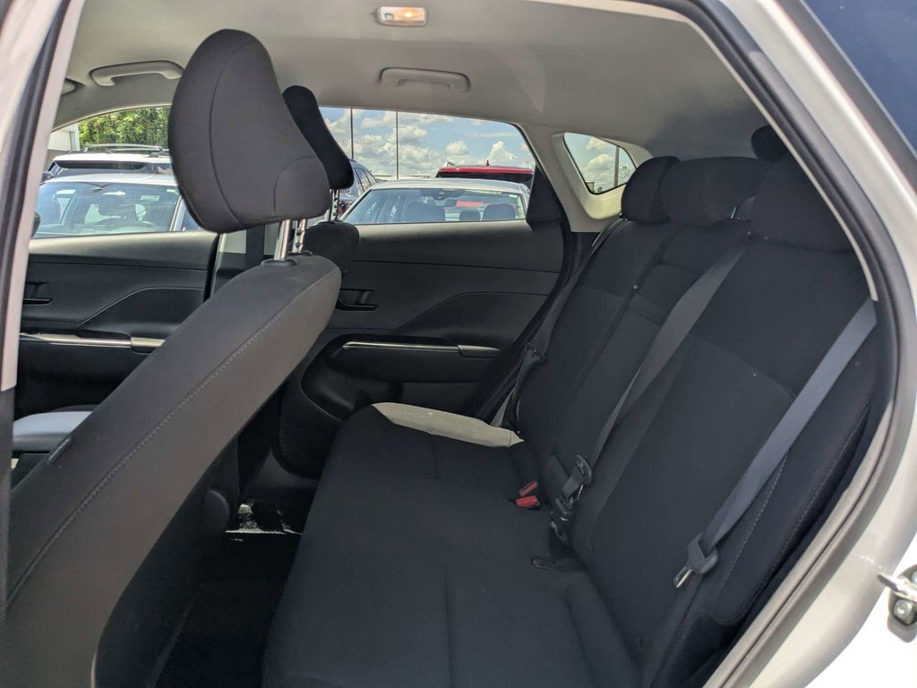 Used 2025 White Hyundai SEL image 12