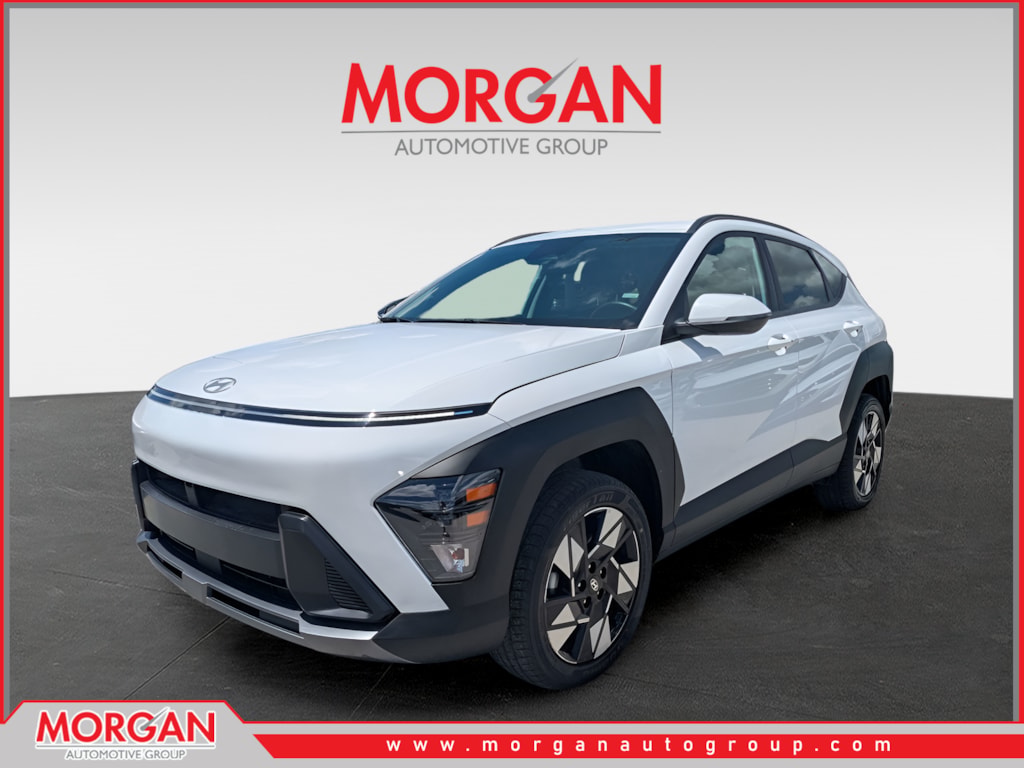 Used 2025 White Hyundai SEL image 7