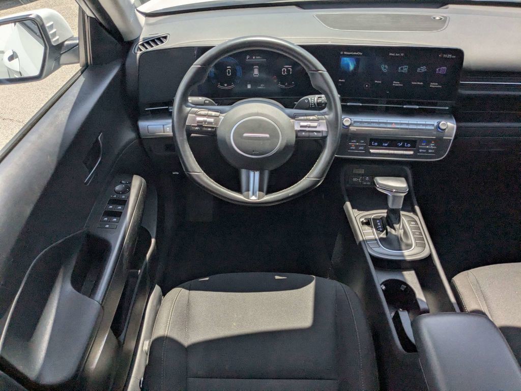 Used 2025 White Hyundai SEL image 14