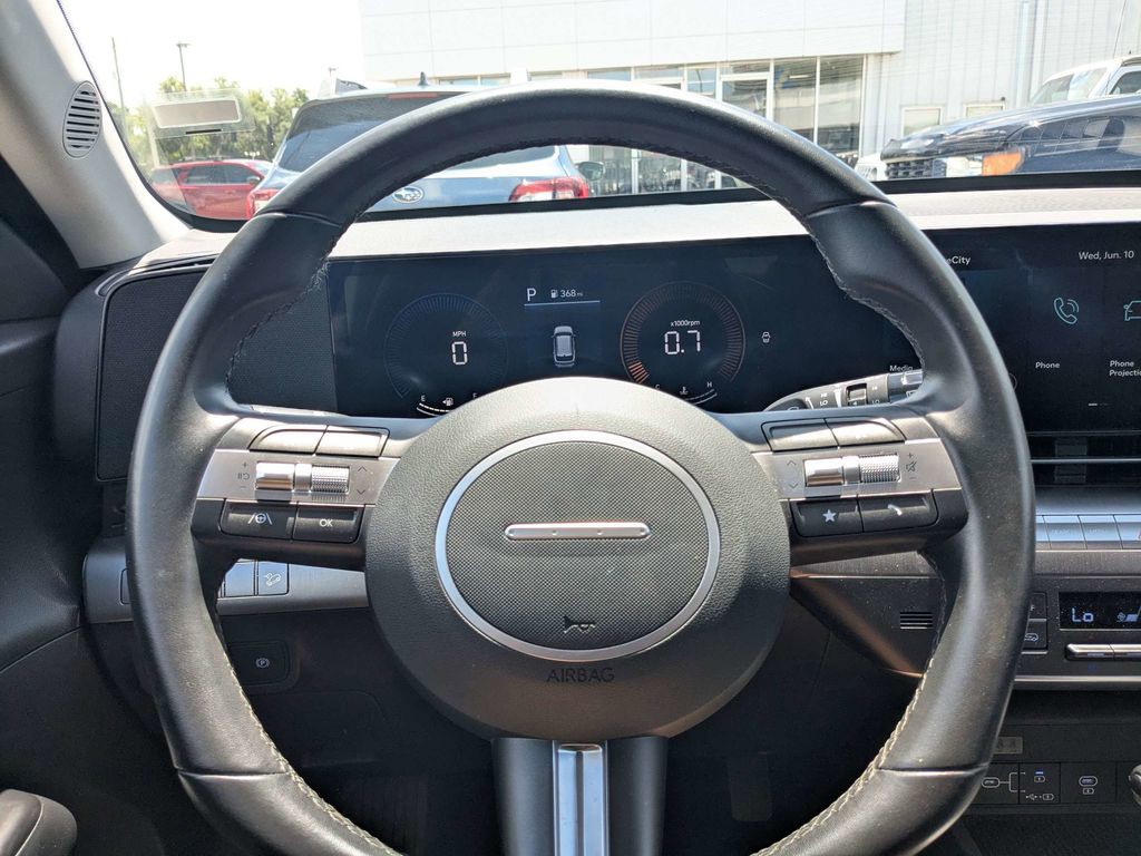 Used 2025 White Hyundai SEL image 20