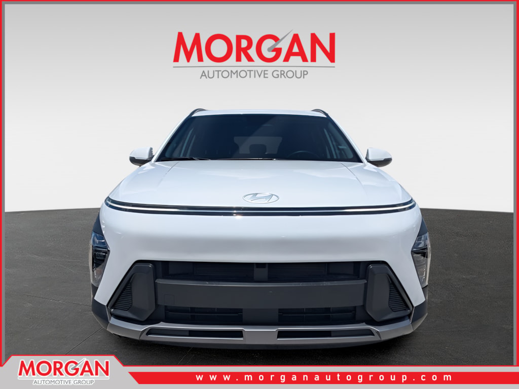 Used 2025 White Hyundai SEL image 8
