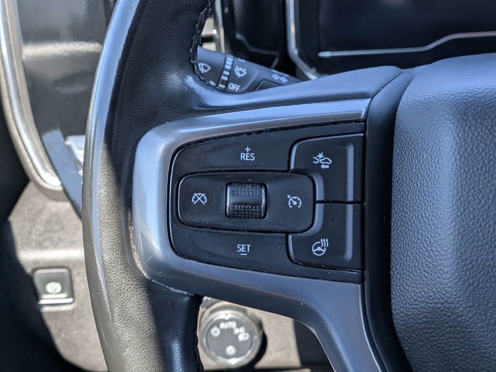 Used 2025 White Chevrolet LT image 22