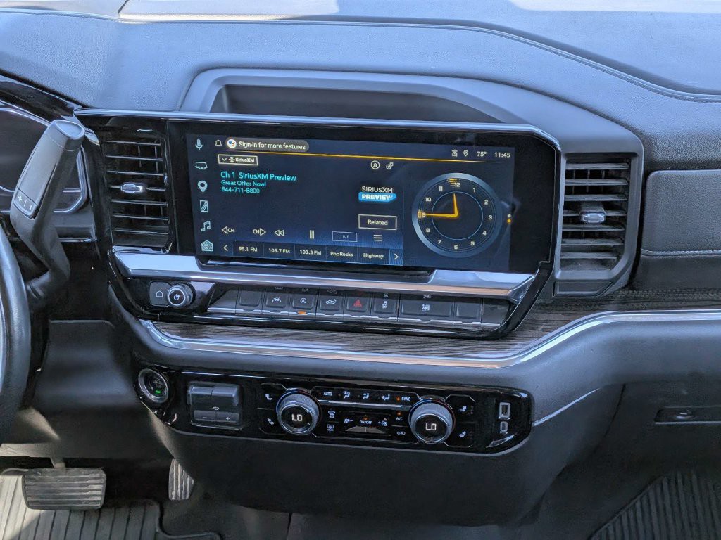Used 2025 White Chevrolet LT image 16