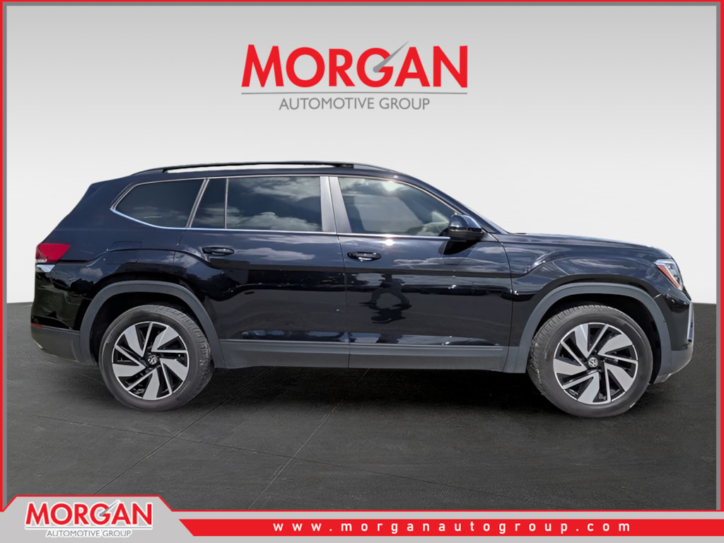 Used 2024  Volkswagen 2.0T SE w/Technology image 2