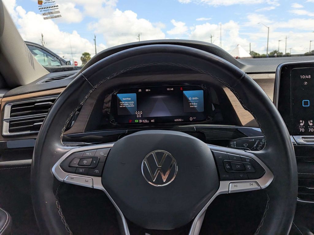 Used 2024  Volkswagen 2.0T SE w/Technology image 24