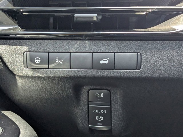 New 2026 Gray Nissan Platinum image 22