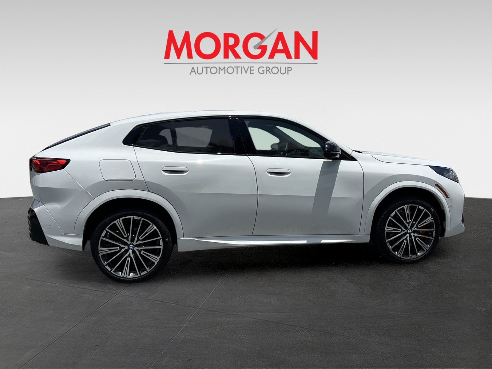 Used 2025 White BMW xDrive28i image 6