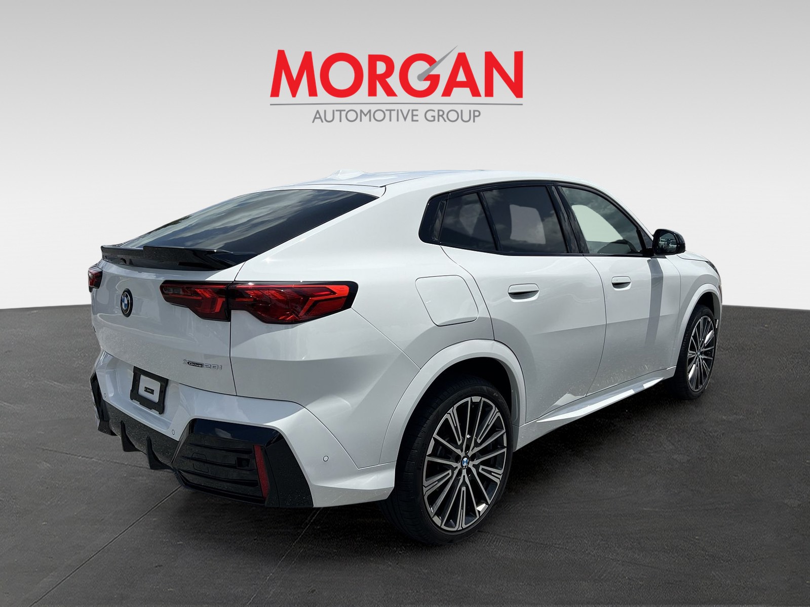 Used 2025 White BMW xDrive28i image 5