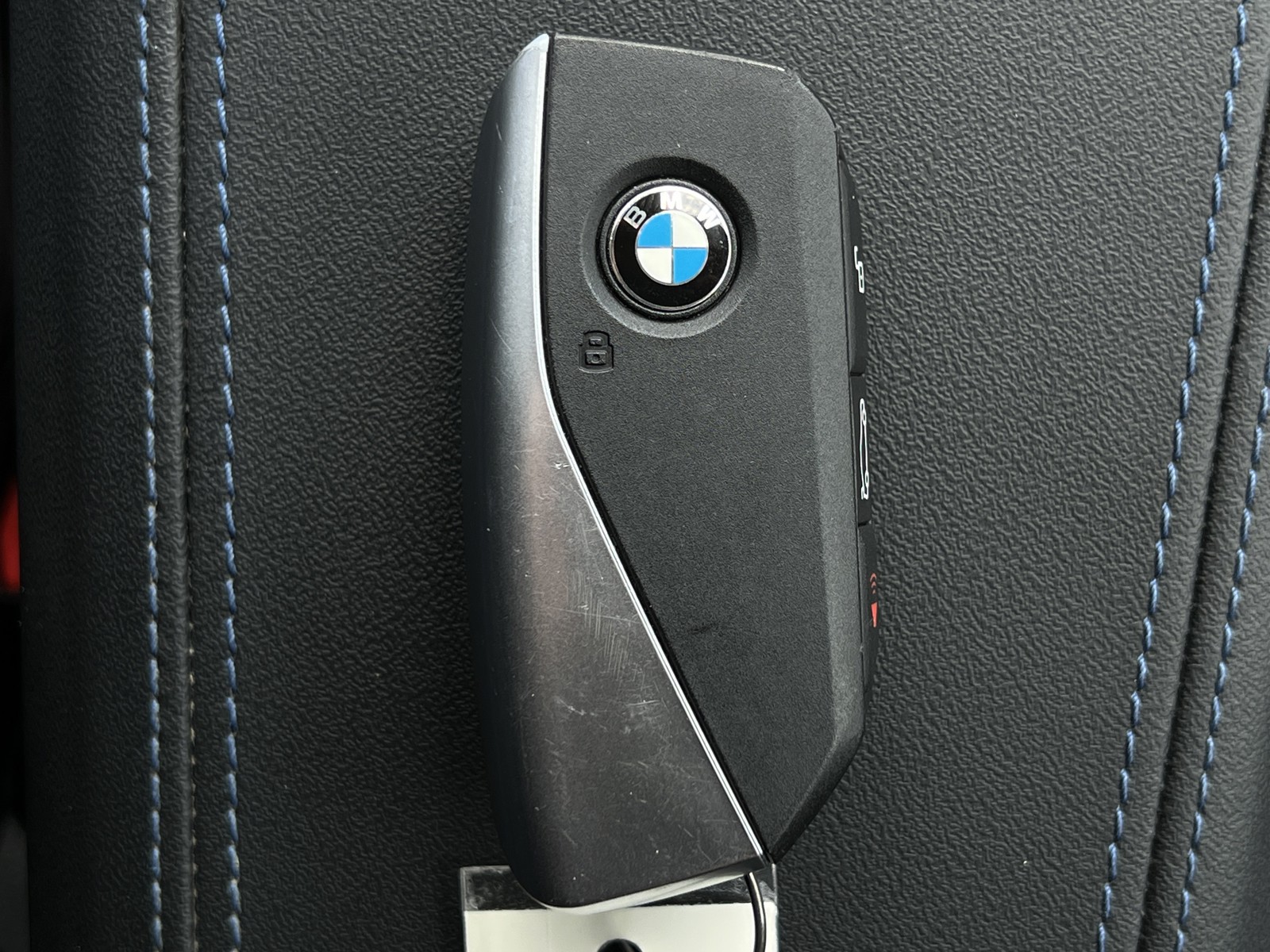 Used 2025 White BMW xDrive28i image 27