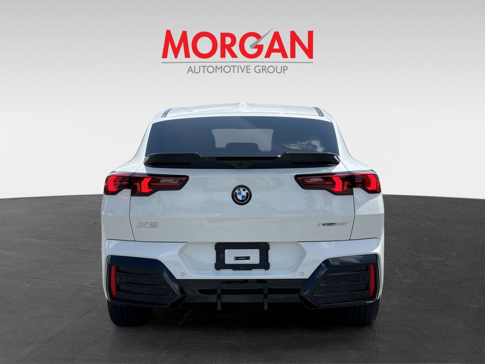 Used 2025 White BMW xDrive28i image 4