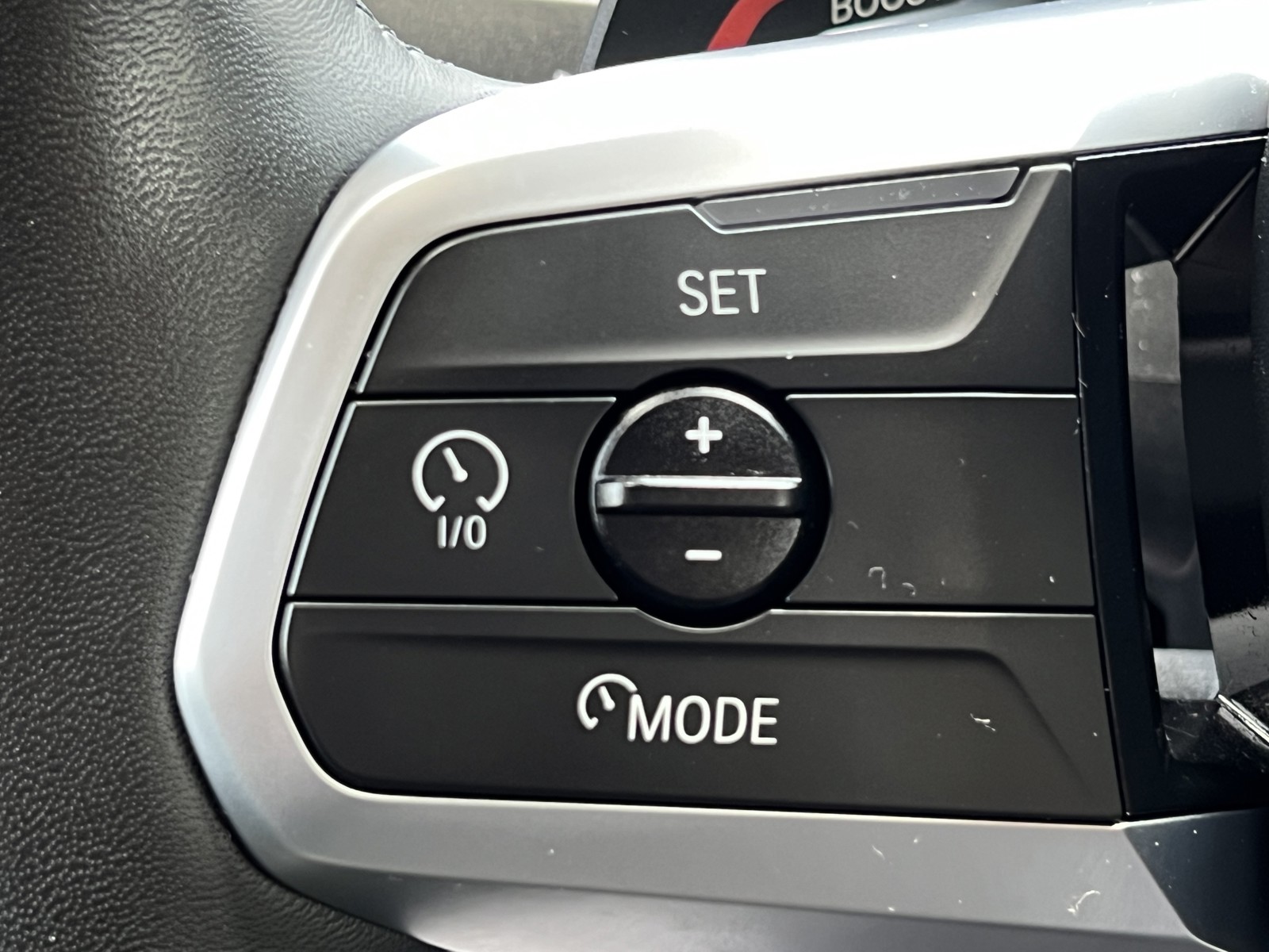 Used 2025 White BMW xDrive28i image 23
