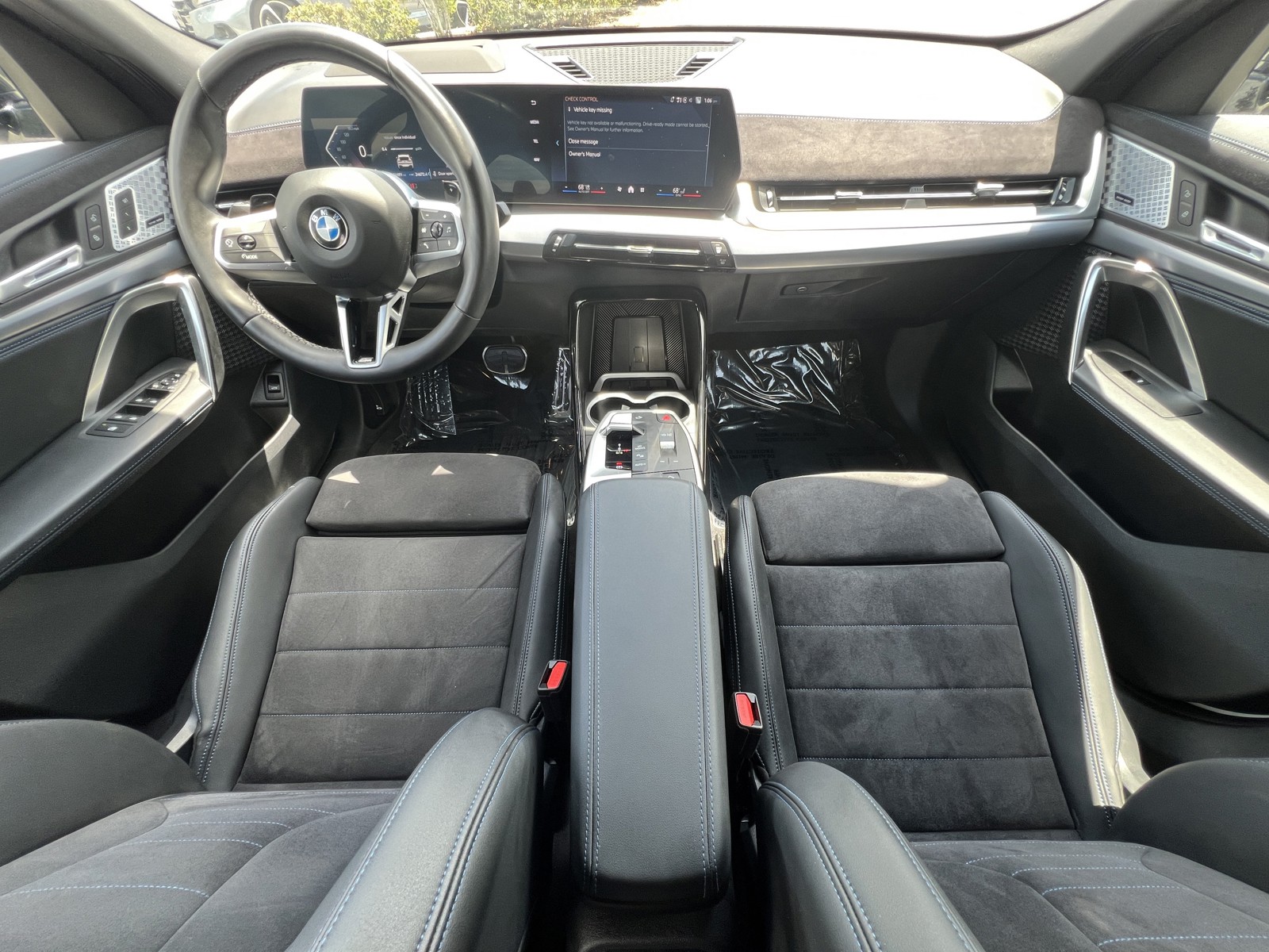 Used 2025 White BMW xDrive28i image 14