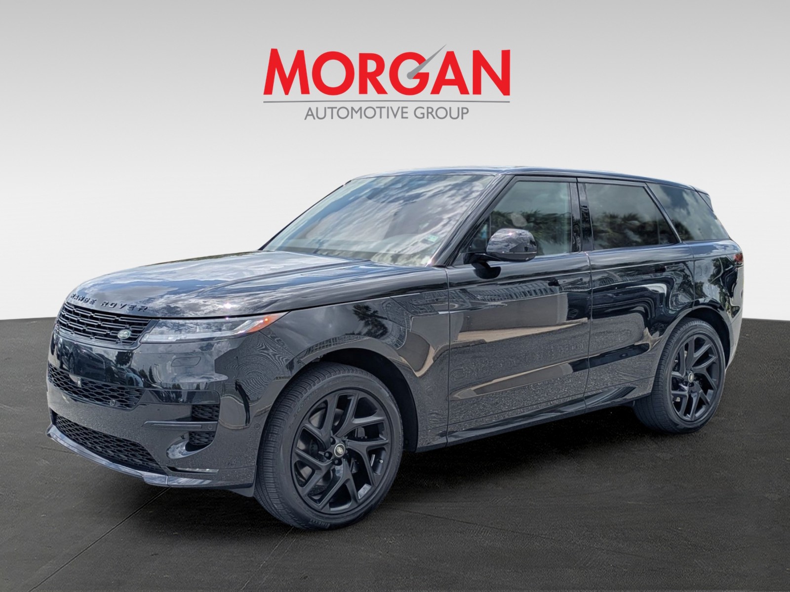 Used 2023 Black Land Rover SE Dynamic image 2