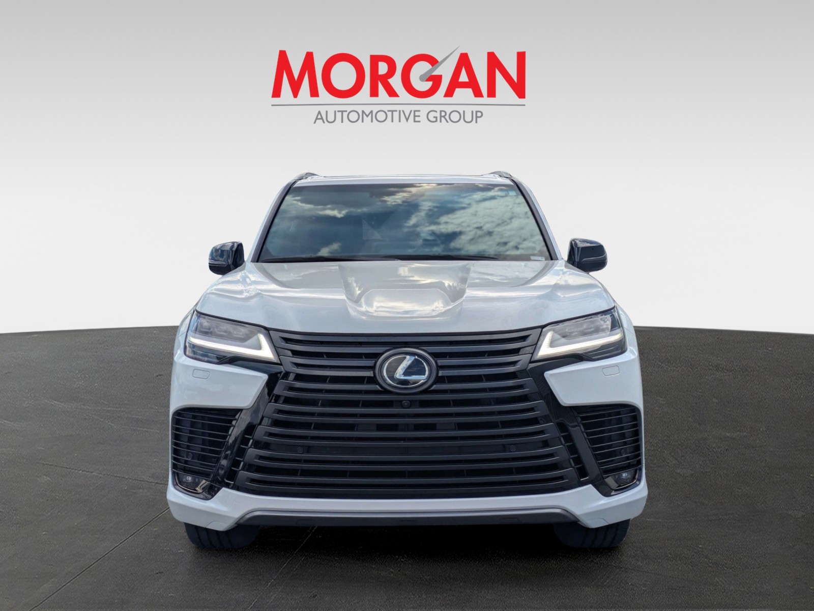 Used 2025 White Lexus 600 Luxury image 9