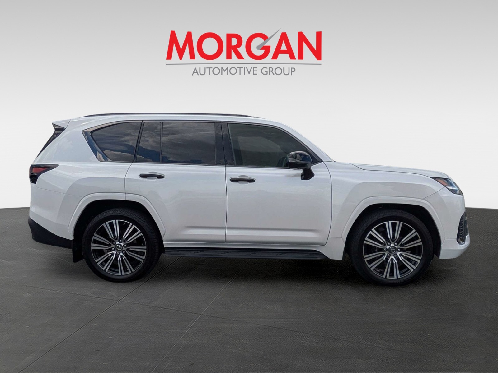 Used 2025 White Lexus 600 Luxury image 7