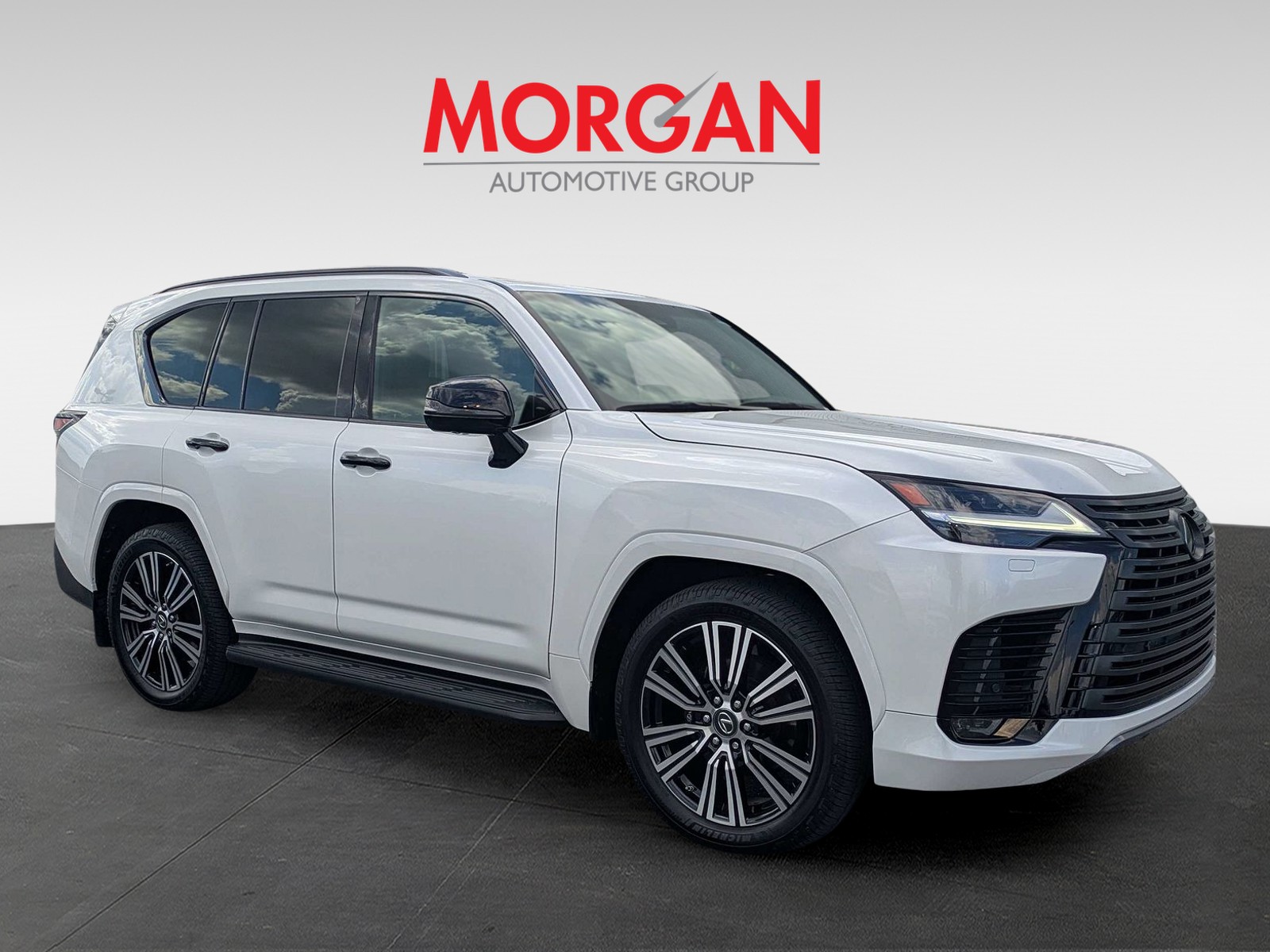 Used 2025 White Lexus 600 Luxury image 8