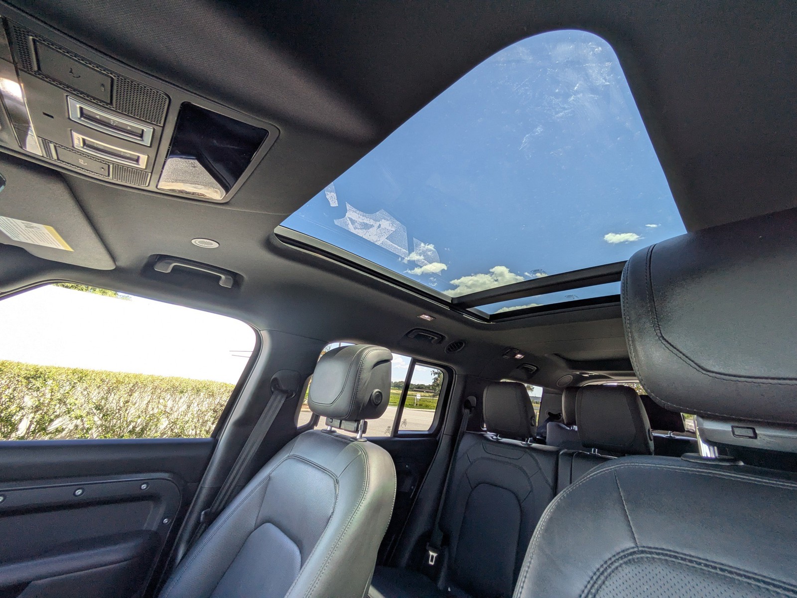 Used 2024 Gray Land Rover V8 image 20