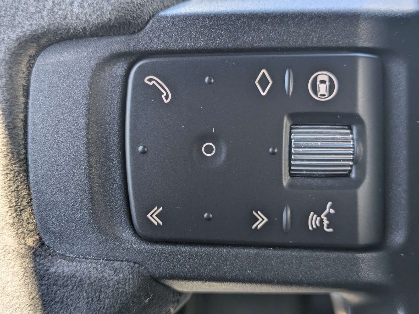 Used 2024 Gray Land Rover V8 image 26