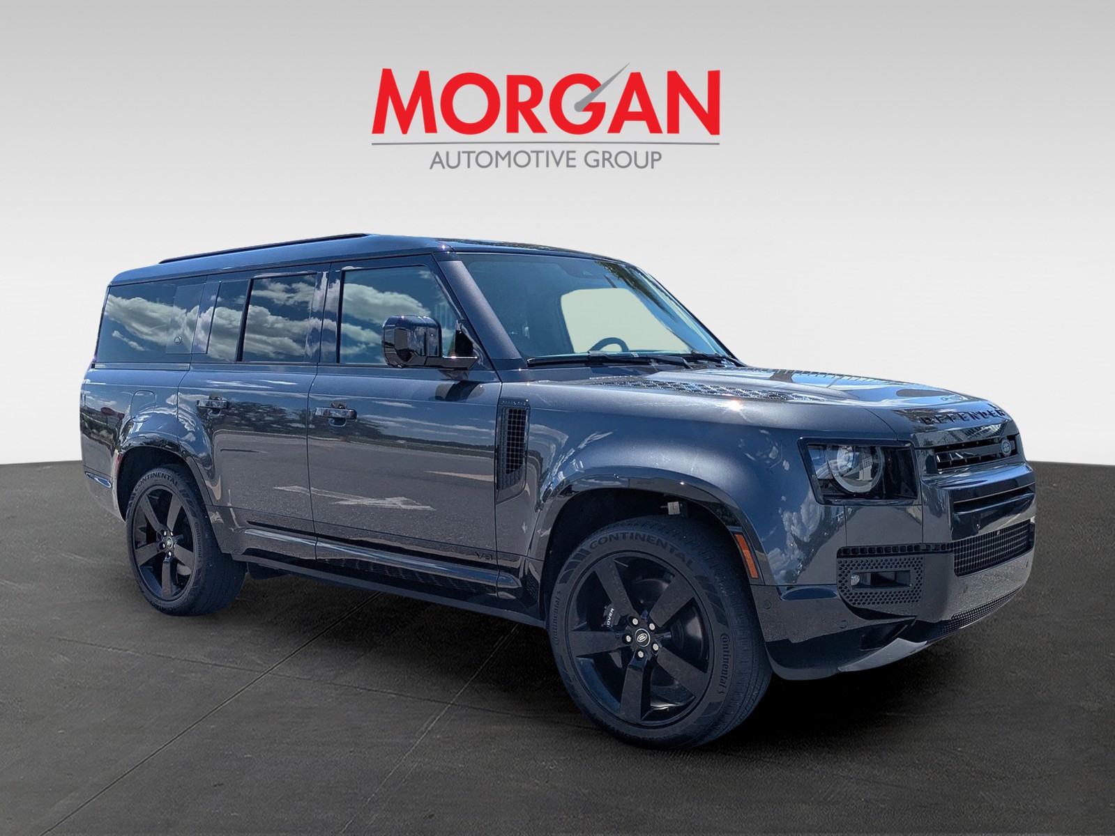 Used 2024 Gray Land Rover V8 image 8