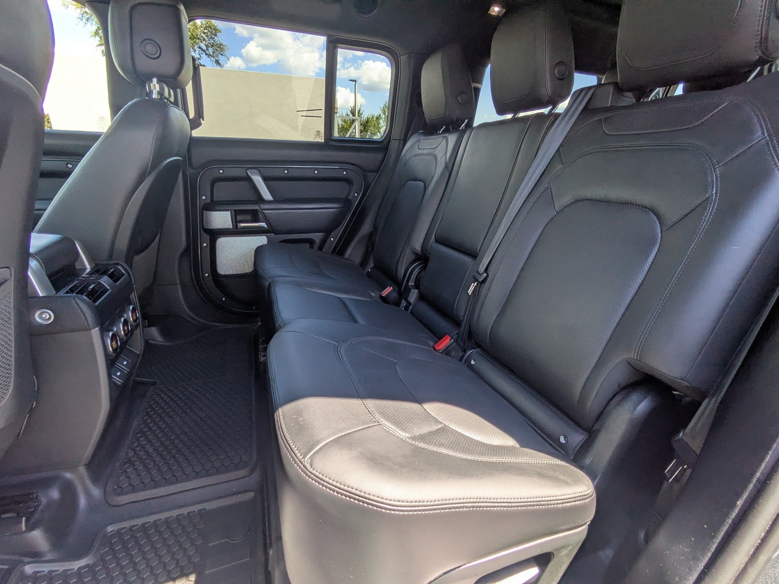 Used 2024 Gray Land Rover V8 image 13