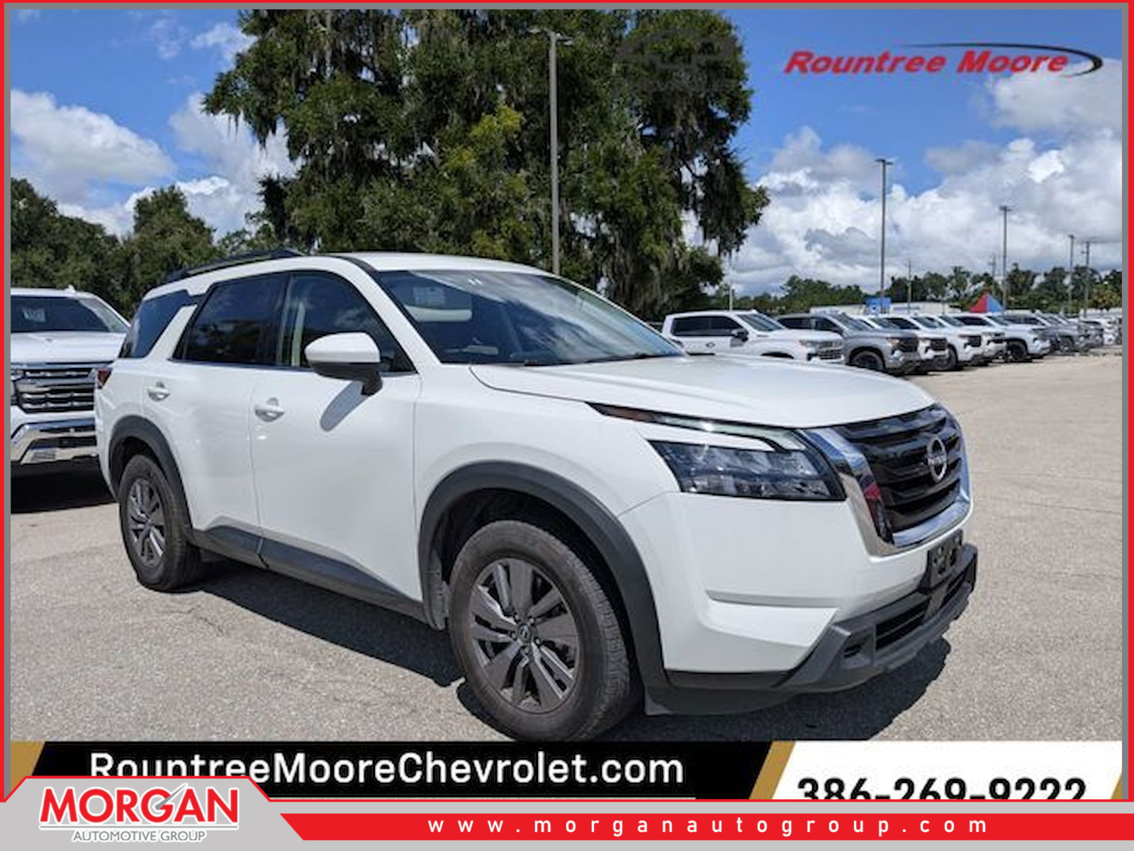 2024 Nissan Pathfinder SV