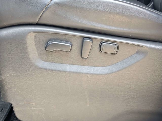 Used 2022 Gray Nissan SV image 21