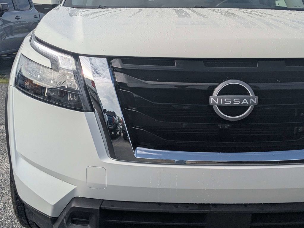 Used 2024 White Nissan SV image 8