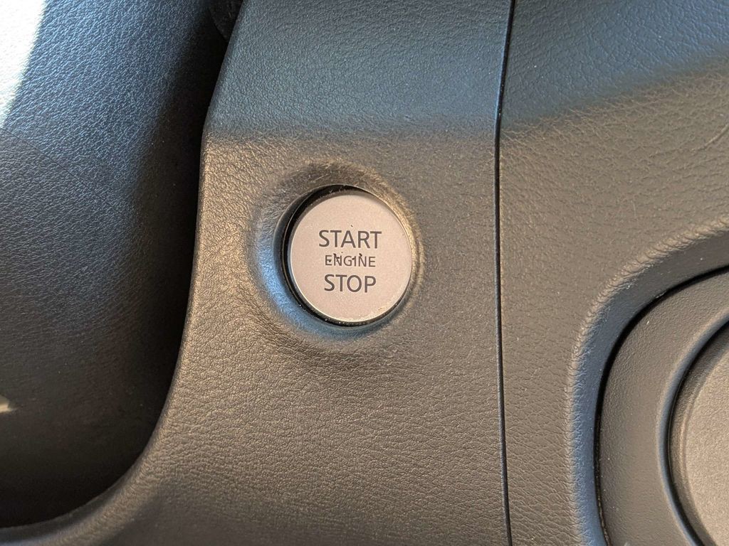 Used 2022 Gray Nissan SV image 28