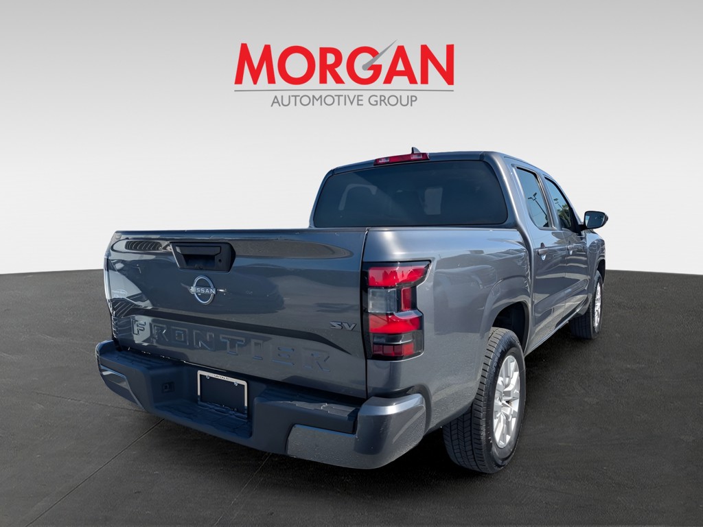 Used 2022 Gray Nissan SV image 3
