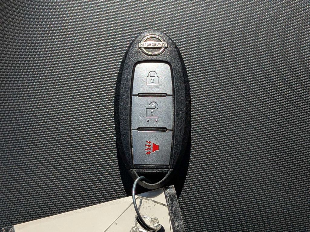 Used 2022 Gray Nissan SV image 30
