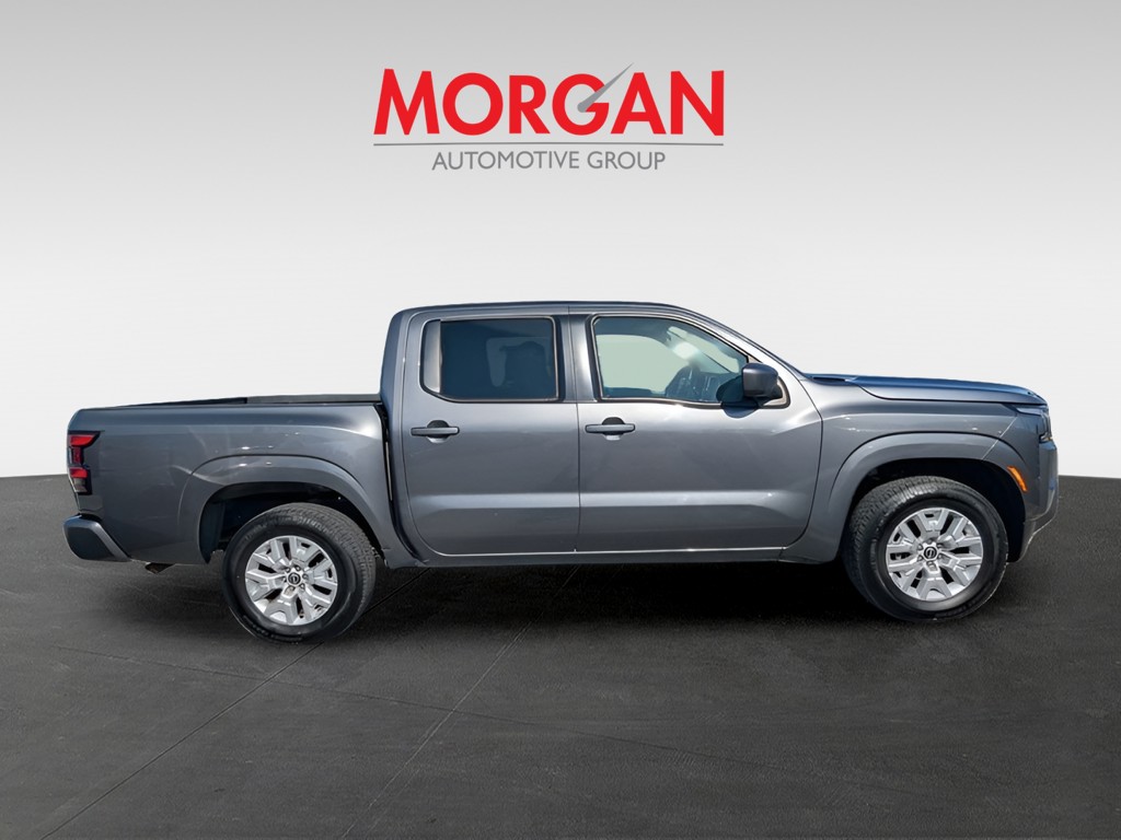 Used 2022 Gray Nissan SV image 2