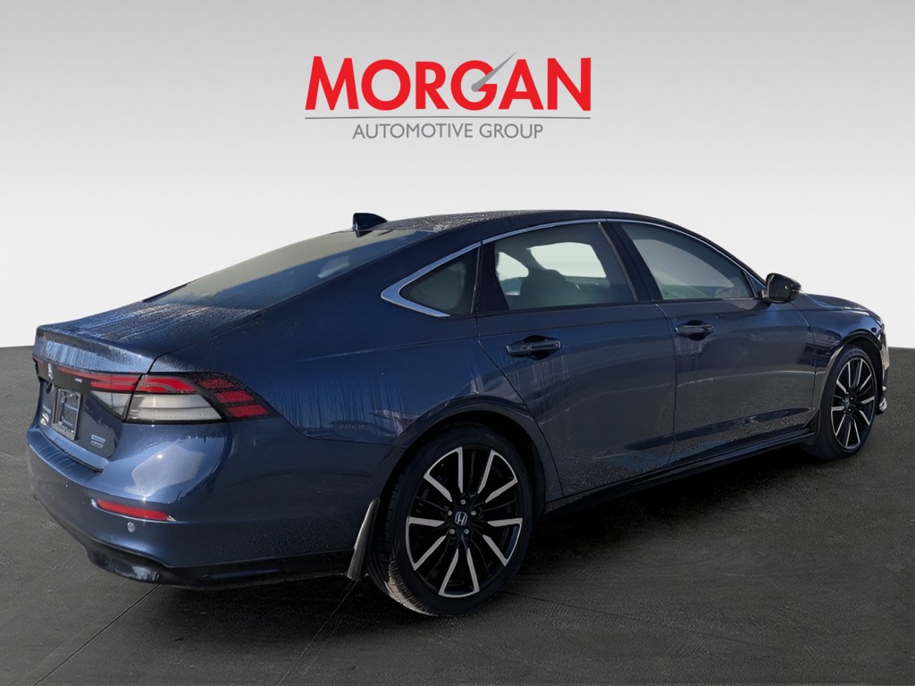 Used 2024  Honda Touring image 3