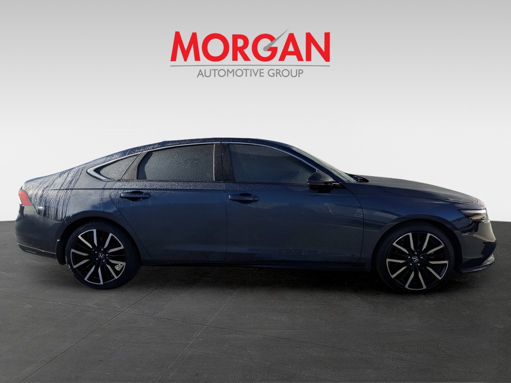 Used 2024  Honda Touring image 2