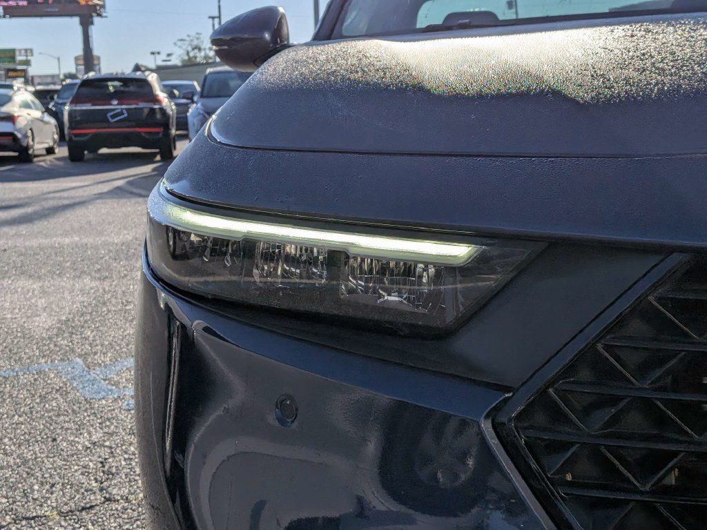 Used 2024  Honda Touring image 9