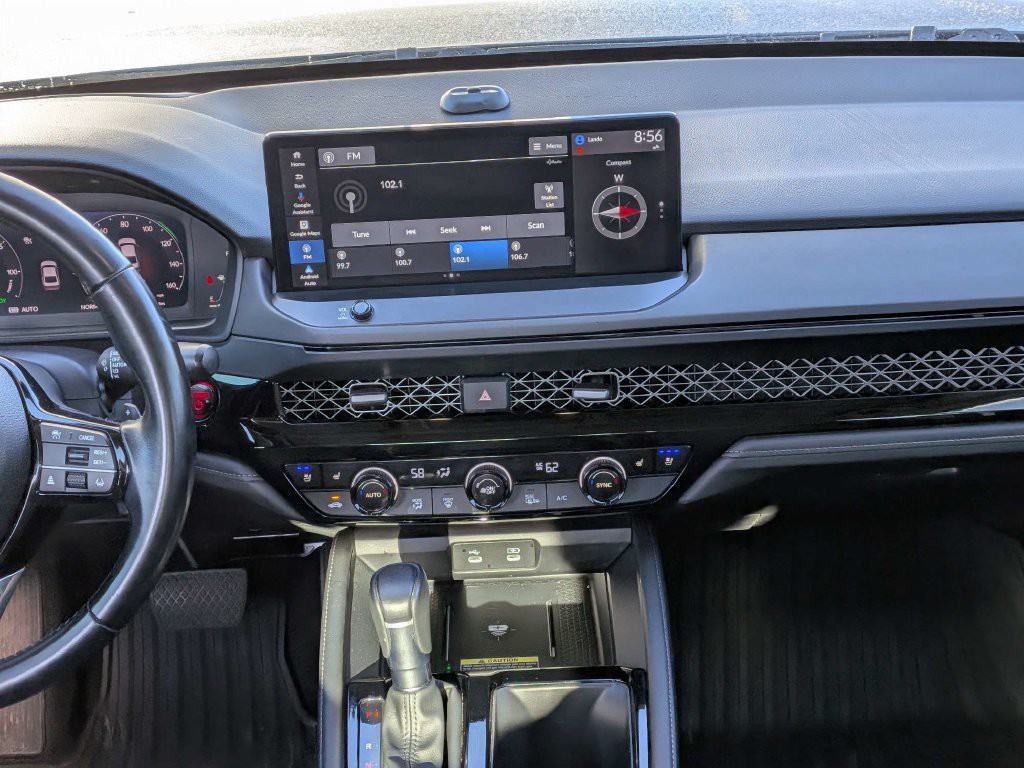 Used 2024  Honda Touring image 16