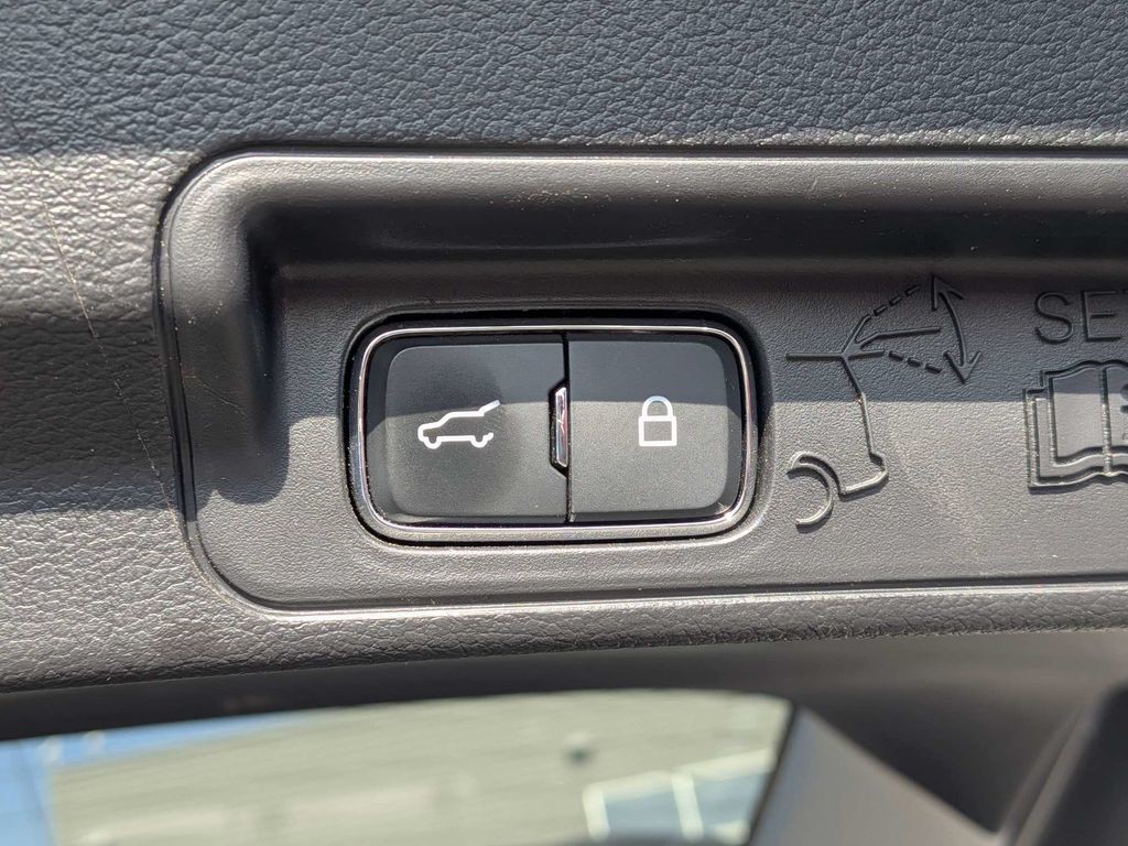 Used 2025 Gray Ford Active image 13