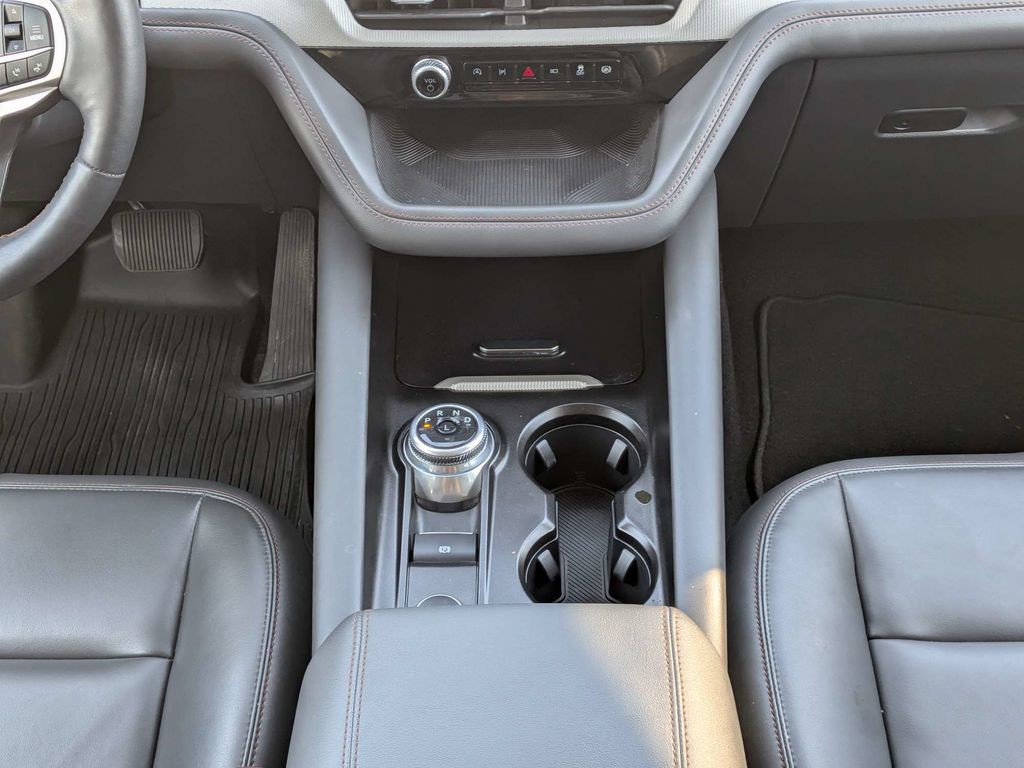 Used 2025 Gray Ford Active image 19