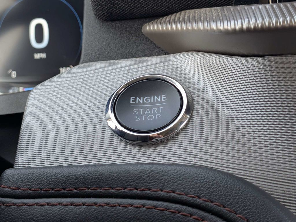 Used 2025 Gray Ford Active image 31