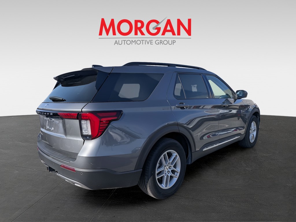 Used 2025 Gray Ford Active image 3