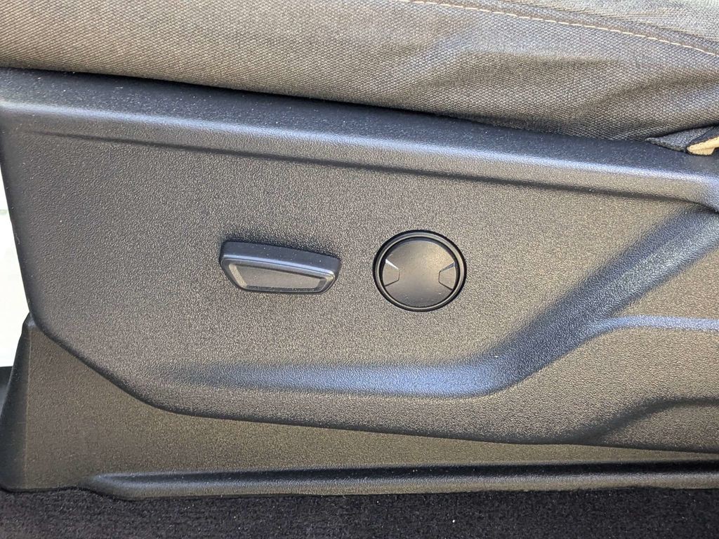 Used 2023 White Ford XLT image 19