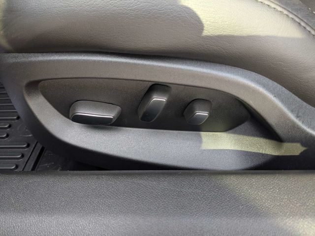 Used 2016 Black Chevrolet Stingray Z51 image 17