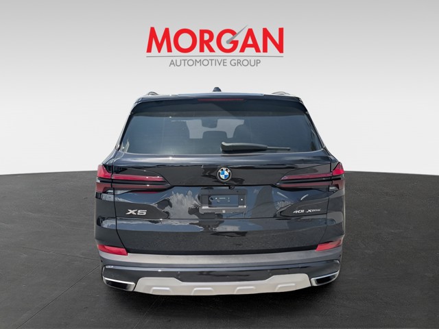 Used 2025 Black BMW xDrive40i image 9