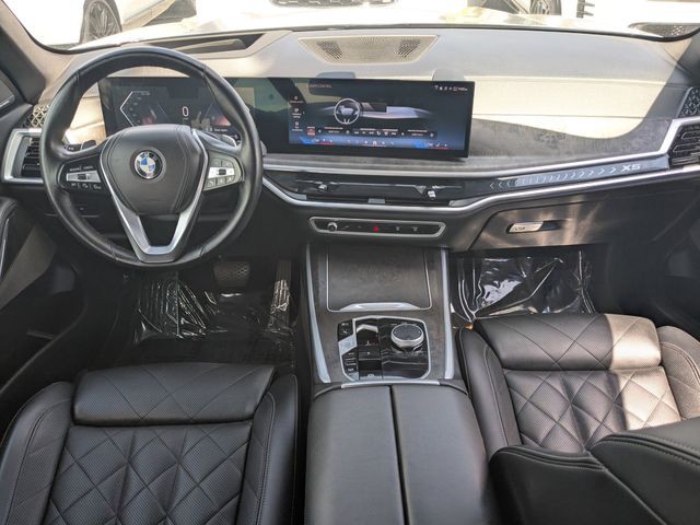 Used 2025 Black BMW xDrive40i image 16