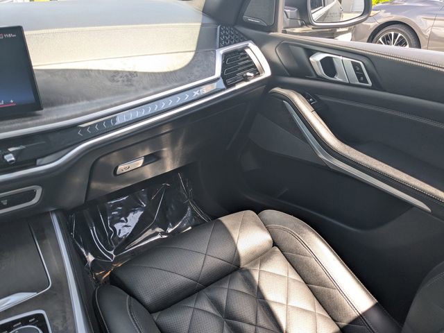 Used 2025 Black BMW xDrive40i image 18