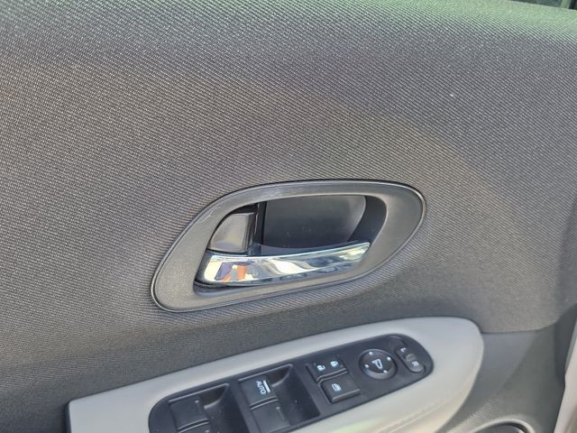 Used 2021 Silver Honda LX image 16