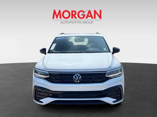 Used 2024 White Volkswagen 2.0T SE R-Line Black image 9