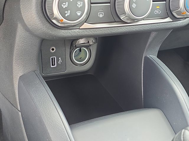 Used 2025 Black Nissan 1.6 S image 27